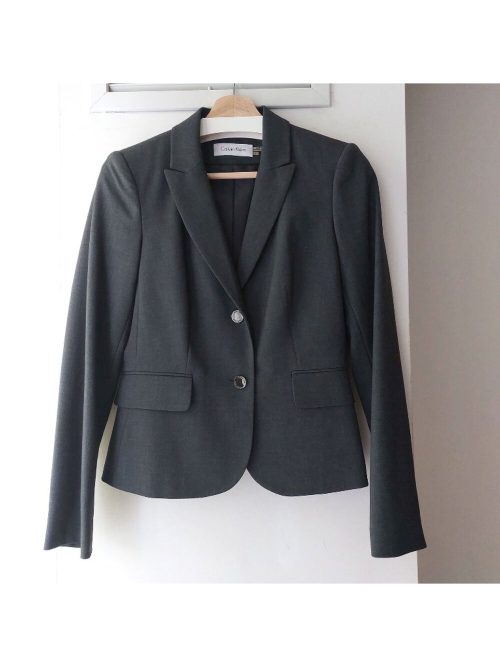 LIKE NEW Calvin Klein Business Formal Tailored Suit Jacket Classic Style Size 2